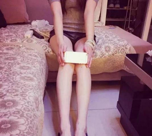 晒A4腰苹果6腿炫富 网络流行元素宣扬女性身体形象