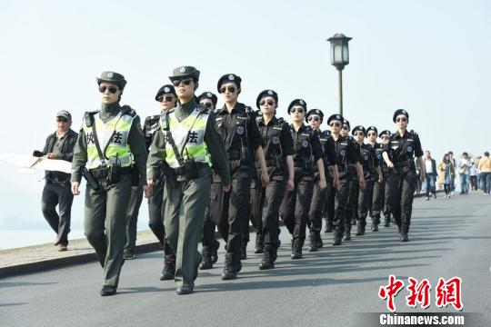 图为西湖景区行政执法局G20女子巡逻队。　龙巍 摄