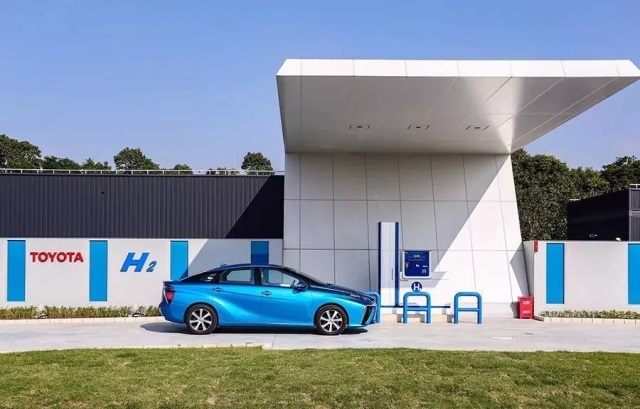 一辆丰田氢燃料电池车是如何制造的？