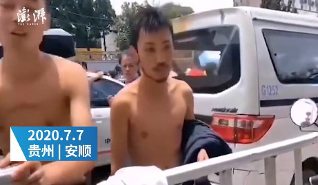贵州公交坠湖事故已致21死